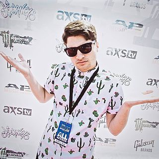 Jarrod Alonge American comedian and musician