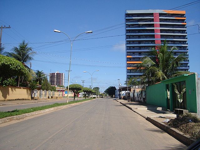 Prédios residenciais em um dos bairros mais valorizados de Ji-Paraná