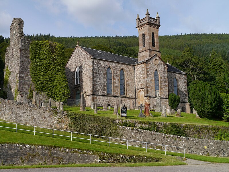 File:Kilmun (St Munn's) Church - geograph.org.uk - 3057457.jpg