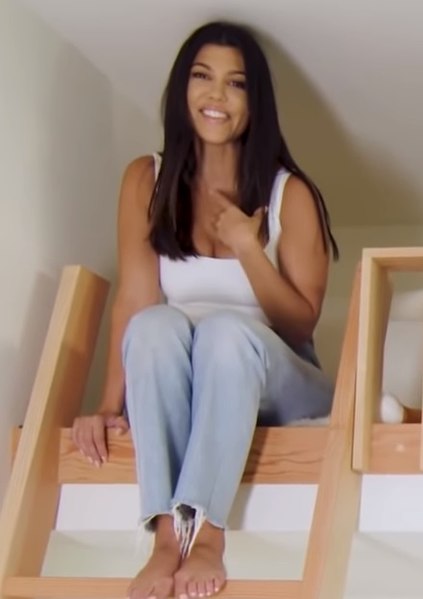 File:Kourtney Kardashian in 2019 3.jpg