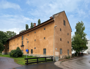 Kronobränneriet i Falun, uppfört under Gustaf III:s tid 1775. Huset är uppfört av murad slagg och det är det största slaggstenshuset i Falun. Det klassades som byggnadsminne 2006.