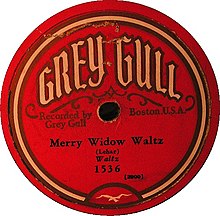 Red label design from the later half of the 1920s LABELGREYGULL15362900.JPG