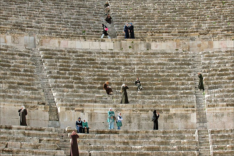 File:Le théâtre sud de la ville romaine de Jerash (Jordanie) (3969103123).jpg