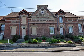 Façade de l'ancien groupe scolaire