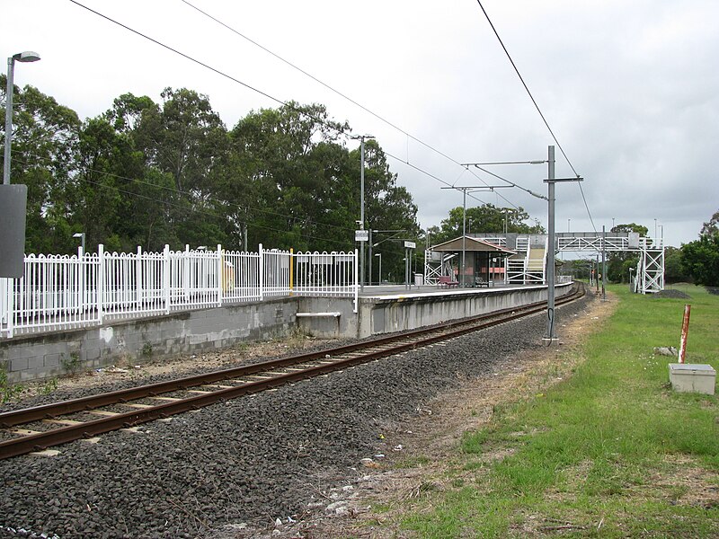 File:Lota railway station.jpg