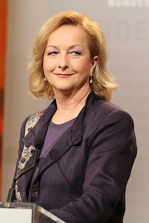 Maria Fekter.jpg