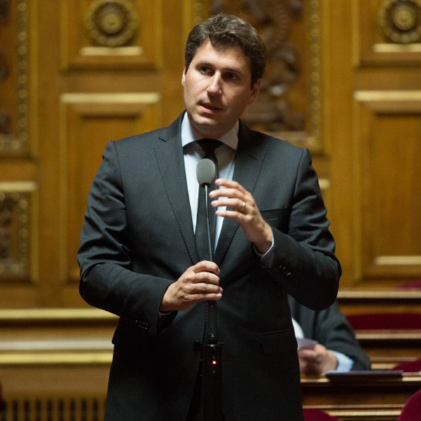 File:Mathieu Darnaud au Sénat.png