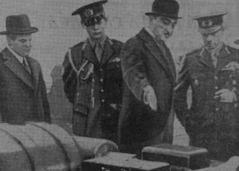 File:Max Auschnitt, le voïvode Michel, un collaborateur de M. Auschnitt, N. Malaxa et le roi Carol à la fabrique d'armes « Rechitza », Ce Soir, 1938-02-02.png