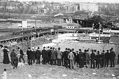 How to get to Polo Grounds Towers with public transit - About the place