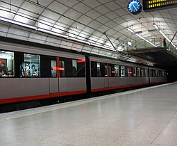 Metroa Indautxuko geltokian (L1 eta L2).