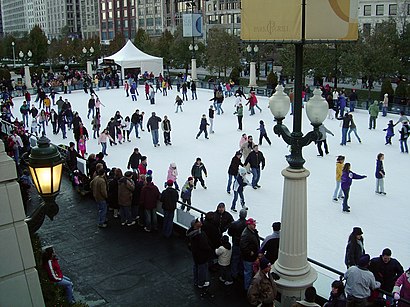 How to get to Mccormick Tribune Ice Rink with public transit - About the place