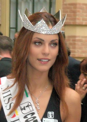 Miriam Leone cropped.jpg