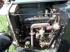 Двигатель Morris Minor OHC 1932 (14108998472) .jpg