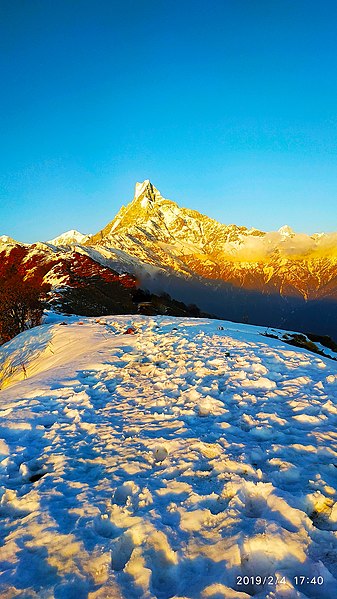 File:Mount Machhapuchre - view from Mardi view point.jpg