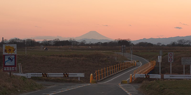 File:Mt. Fuji in the evening seen from Okegawa - Feb 13, 2011.jpg