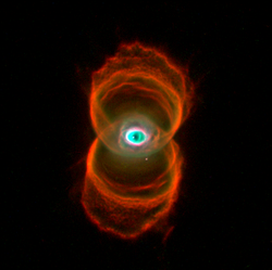 ハッブル宇宙望遠鏡による砂時計星雲の画像