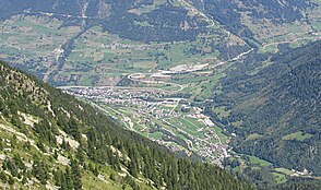 Jonction entre le Val d'Entremont (en haut) et le Val Ferret (en bas) près d'Orsières.