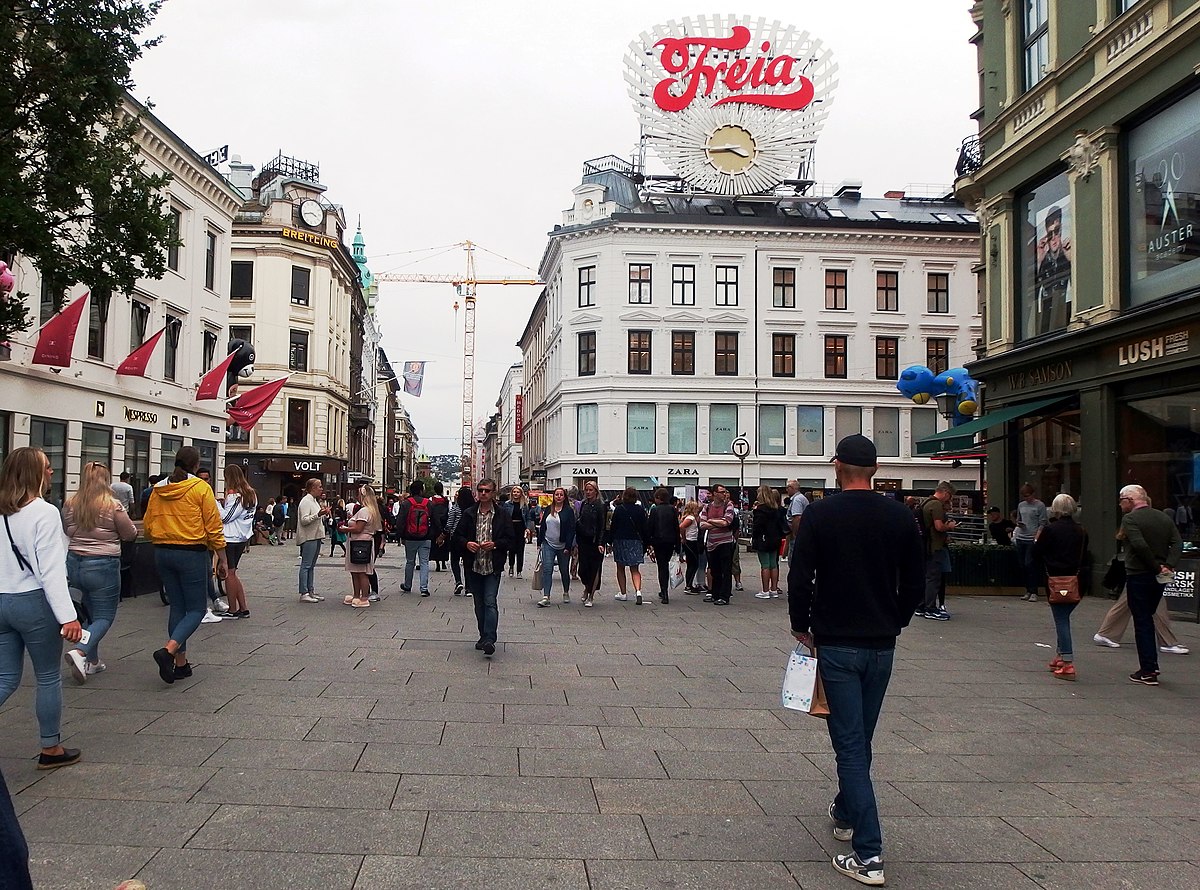 File:Oslo, Karl Johans gate (2).jpg - Wikimedia Commons.