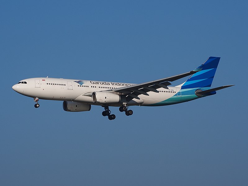 File:PK-GPQ Garuda Indonesia Airbus A330-243 - cn 1410, landing on Schiphol, pic-2.JPG