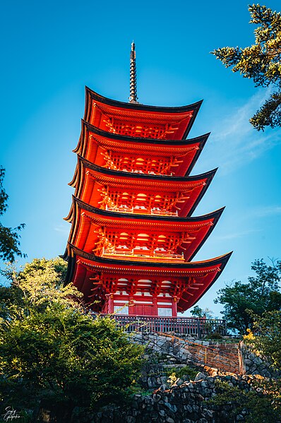 File:Pagoda (52365399540).jpg