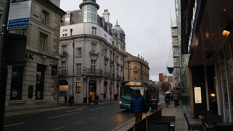 File:Park Row and the 168 to Castleford (17th December 2012).JPG