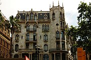 *1911-Passeig de Gràcia 132. Casa Fuster. Arquitecte, Lluís Domènech Montaner.*1921.Passeig de Gràcia 132. Casagualda (Josep), propietari i advocat, en el 3r 2ª.**Garcia de San Pedro (Jacob), advocat, en el principal.**Casanova i de Vallès (Guillerm), marquès de Galteró, propietari, en el 1r pios.**Casanova Galteró (hereus d'Eduard), propietaris, en el 1r pis.**Fuster (Marià), propietari de la finca.**Gay Llopart (Ricard), advocat, en el principal.**Guillaume Llisuy (Pere), apoderat general de Metalurgia Ibéwrica Sdad. Anónima, en el 4r 1ª.**Marimon Carbonell (Lluís), advocat, en el 3r 2ª.**Pons Dominguez (Antoni), arquitecte, en el 2º 2ª.**Torras Pascual (Pau), metge, en el 1r 1ª.*1924-Passeig de Gràcia 132. Ballès (A), metge.**Casanova i de Ballès (Guillerm de), marquès de Galteró, advocat i propietari, en el 1r 2ª.**Domènech (R), farmàcia i laboratori d'anàlisis.**Establiments Dalmau Oliveres Stat. Anònima, drogueria, perfumeria i queviures.**Fuster (Marià), propietari de la finca.**Marimon Carbonell (Lluís), advocat, en el 3r 2ª.**Mascareñas (Josep Mª), metge, 2º 1ª.**Monrós (Anita), modista, en el principal 2ª.**Pantaleoni germans, sastreria.