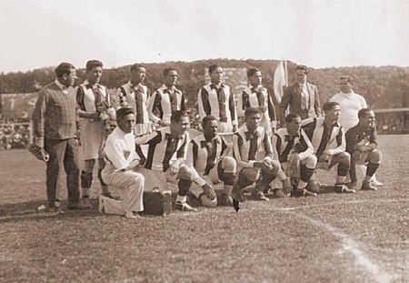 Peru football team 1927.jpg