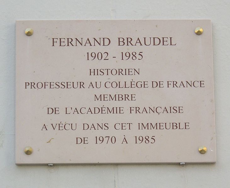 File:Plaque Fernand Braudel, 59 rue Brillat-Savarin, Paris 13.jpg