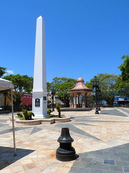 File:Plaza de Recreo - Arecibo Puerto Rico.jpg