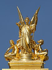 La Poésie, Paris, couronnement droit de l'Opéra Garnier.
