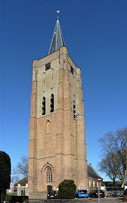 Toren van de protestantse parochiekerk