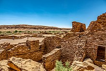 Pueblo Bonito, showing construction of walls. Pueblo Bonito Great House View with kivas and outdoor areas.jpg