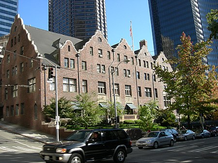 Rainier Club 01