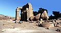 Ramesseum-22-Koloss des Ramses-1982-gje.jpg