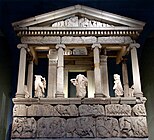 涅瑞伊得斯紀念碑，公元前390年。