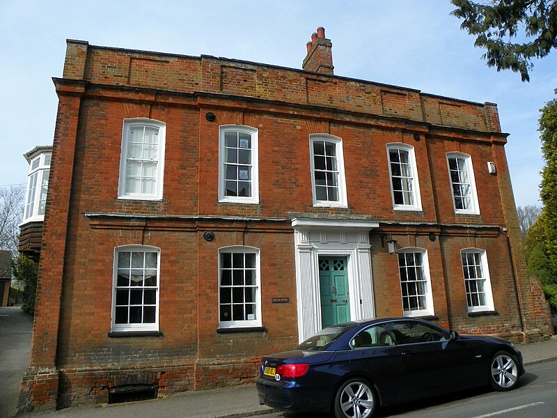 File:Red House, Much Hadham.JPG