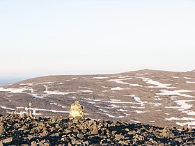 Vue du Ridnitsohkka, en arrière-plan, depuis Halti.