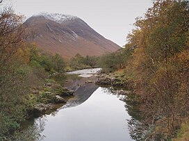 Sungai Etive dan Ben Starav.jpg