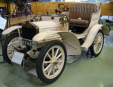 Première voiture 10 HP (2 cylindres et 10 ch) d'Henry Royce en 1904.