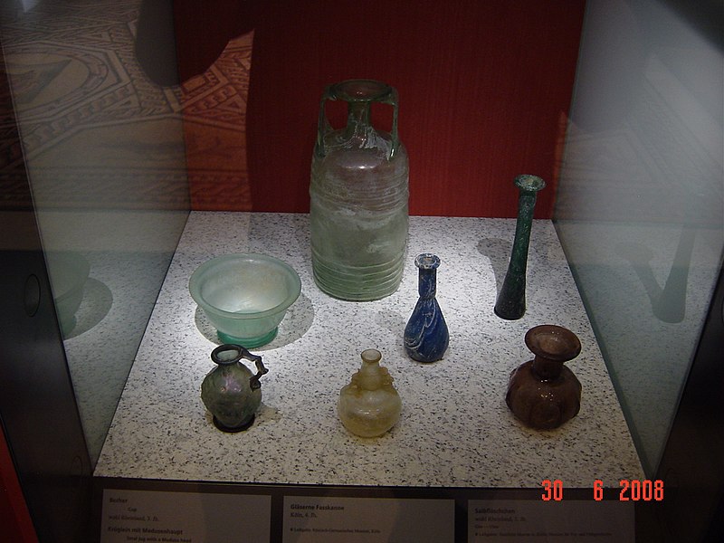 File:Roman glass 1.jpg