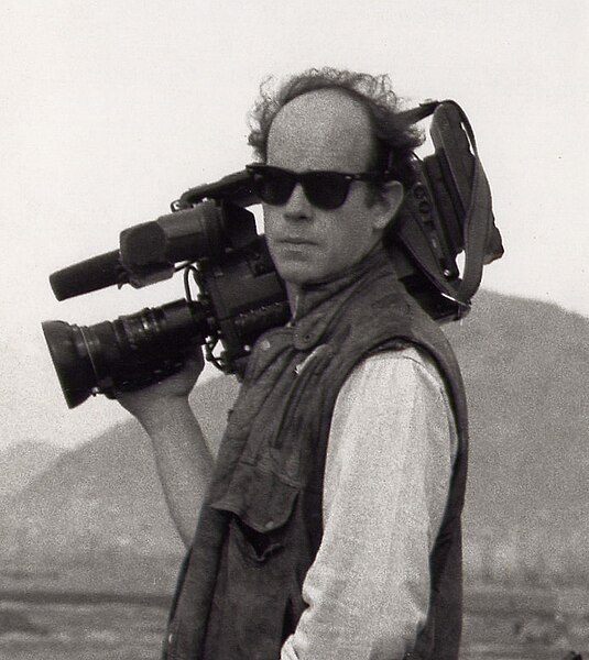 File:Rorypeck camera.jpg