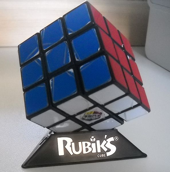 File:Rubik'sCubeBrando26000.JPG