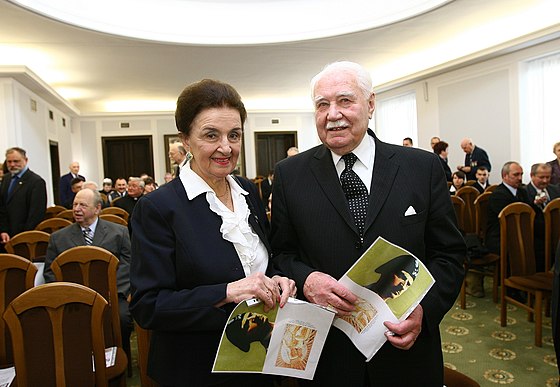Kaczorowski and his wife in the Senate in 2008