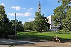 Čeština: Sady Bratří Čapků na Vinohradech v Praze 2, v pozadí věž Husova sboru English: Sady Bratří Čapků park, Prague.