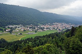 Saint-Imier, vom Château d'Erguël uus