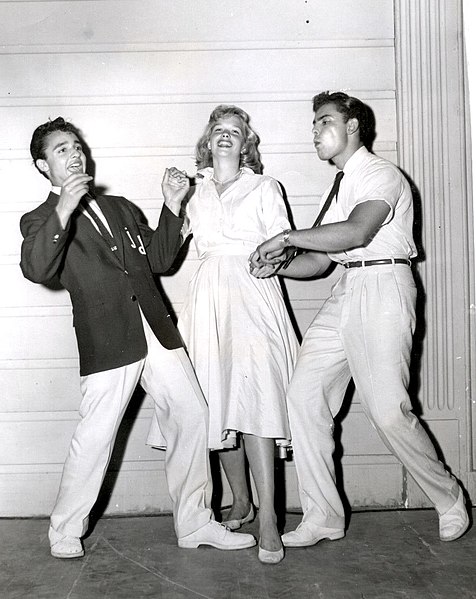 File:Sal Mineo, Sue George, and John Saxon.jpg