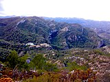 La serra de Cardó un dia fred de final de tardor.