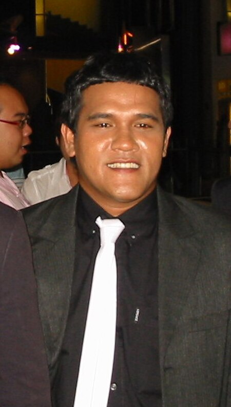 ไฟล์:Sonthaya_Chitmanee_at_Star_Entertainment_Awards_2007.jpg