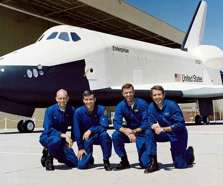 File:Space Shuttle Approach and Landing Tests crews - cropped.jpg