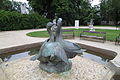 Čeština: Socha hus na fontáně u Zámku Hluboká v Hluboké nad Vltavou, okr. České Budějovice. English: Statue of Gooses at Fountain near Hluboká Castle in Hluboká nad Vltavou, České Budějovice District.